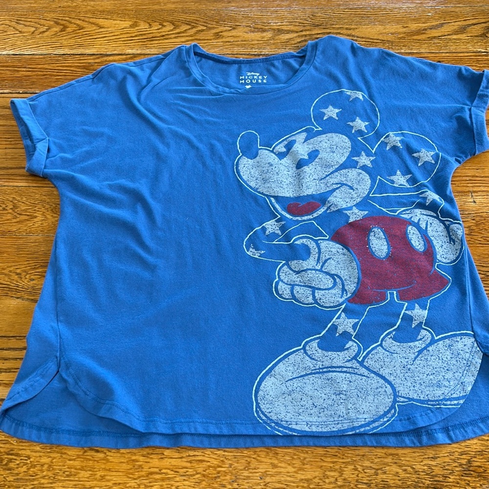 Disney Mickey Mouse short sleeve tee. Blue with Mickey graphic. Size Large.